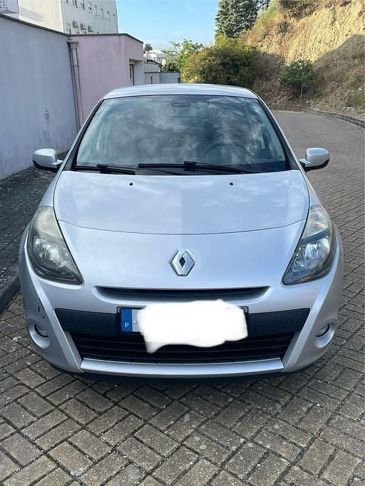 Usado 2010 Renault Clio II Dynamique Sedan | € 3.800 (Super Preço) - Imagem 1/4