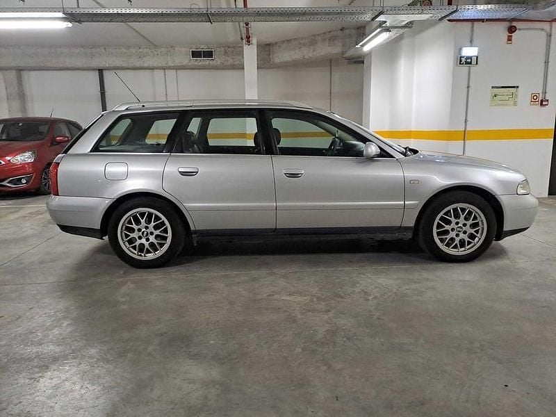 Usado 2000 Audi A4 Carrinha | € 3.250 - Imagem 1/4
