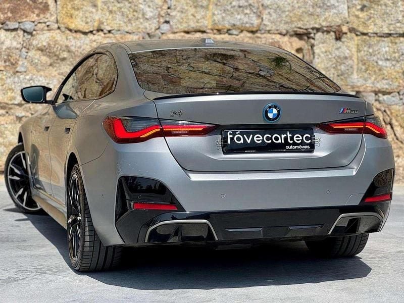 Usado BMW i4 400 kW (544 HP) 2024 Cinzento Sedan