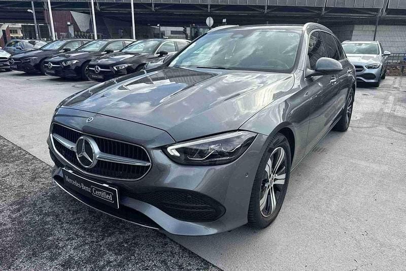 Usado Mercedes 220 200 HP (147 kW) 2024 Cinzento