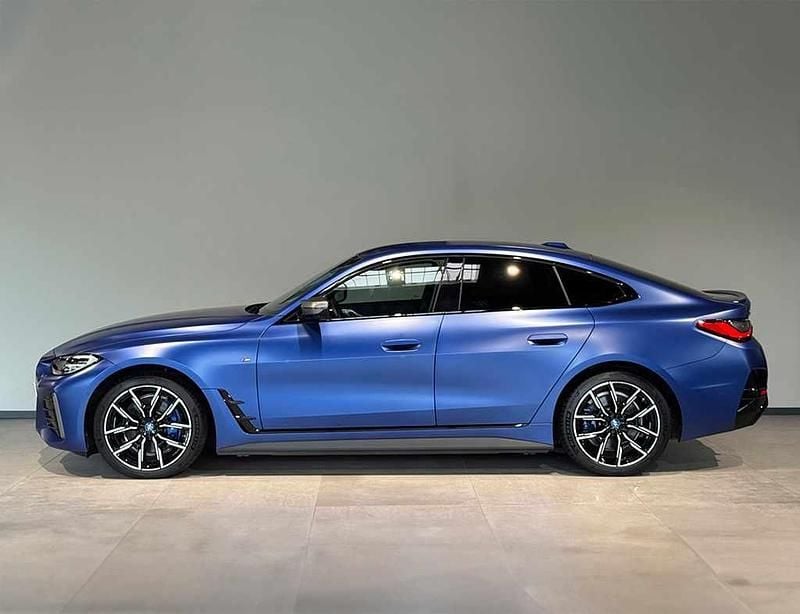 Usado BMW i4 400 kW (544 HP) 2023 Azul Sedan