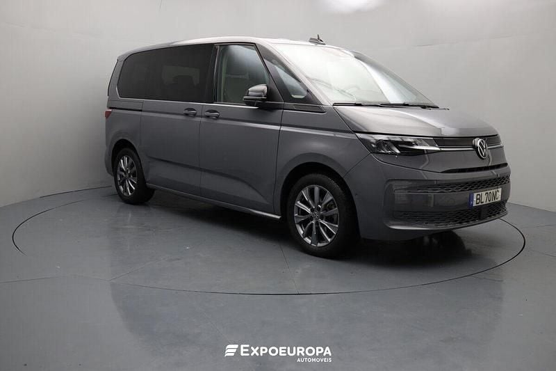 Usado VW Multivan 150 HP (110 kW) 2024 Cinzento Van