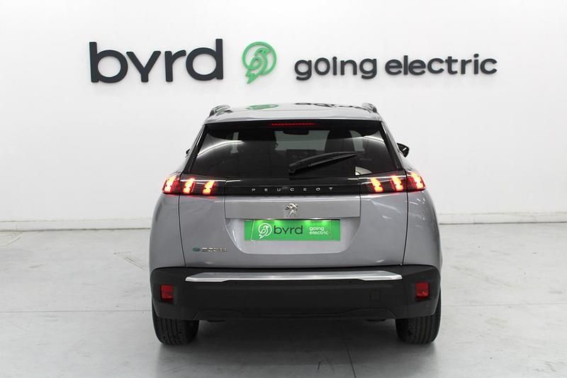 Usado Peugeot e-2008 Allure 100 kW (136 HP) 2022 Cinza SUV