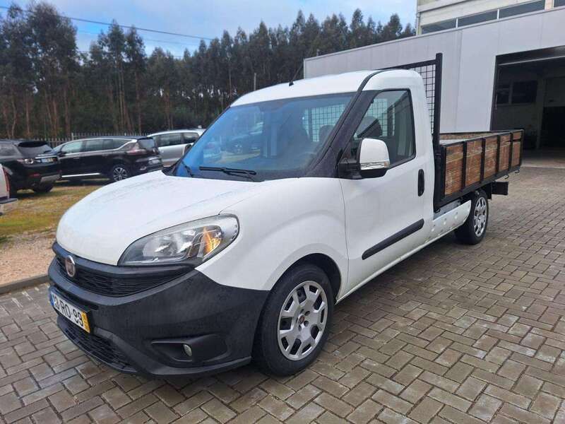 Branco Usado 2016 Fiat Doblò Monovolume | € 12.750 (Caro) - Imagem 1/4