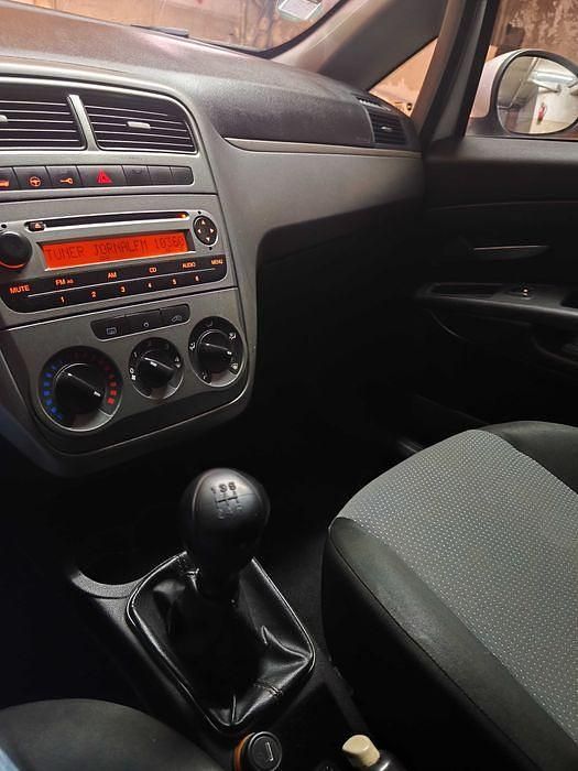 Usado Fiat Grande Punto 75 HP (55 kW) 2010 Citadino