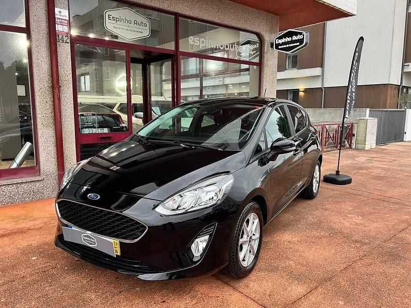 Usado Ford Fiesta 85 HP (62 kW) 2019 Preto Citadino