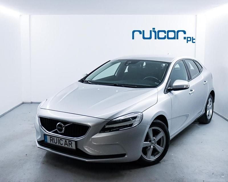 Cinzento Usado 2019 Volvo V40 Carrinha | € 17.900 (Preço elevado) - Imagem 1/4