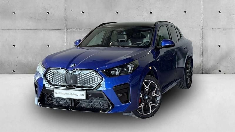 Usado BMW iX2 Comfort Edition 230 kW (313 HP) 2024 Azul portimão metalizada SUV