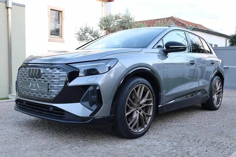 Cinzento Usado 2022 Audi Q4 e-tron SUV | € 34.990 (Preço justo) - Imagem 1/4