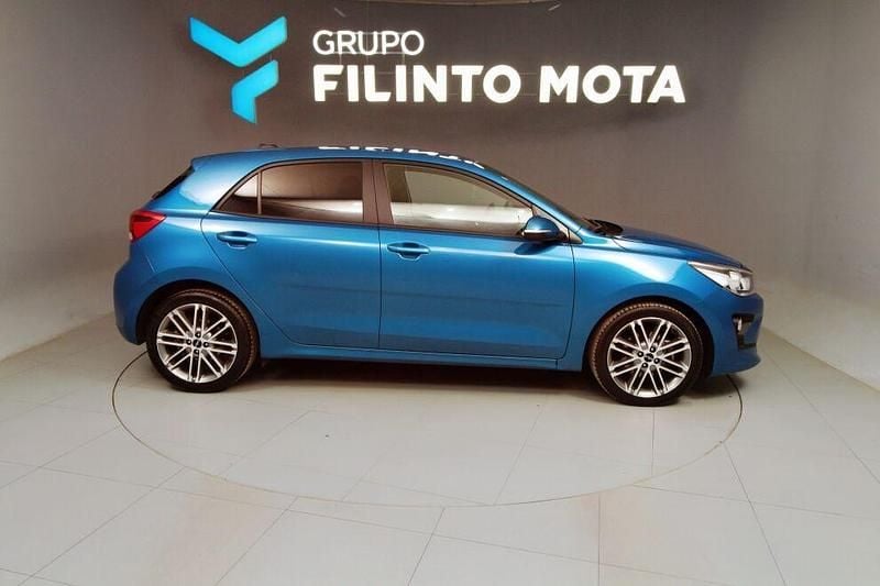 Usado Kia Rio 100 HP (73 kW) 2023 Azul
