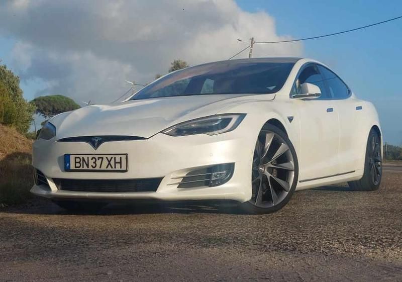 Branco Usado 2020 Tesla Model S Citadino | € 44.444 (Bom preço) - Imagem 1/4