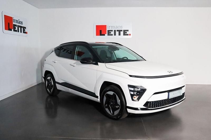 Preto Usado 2023 Hyundai Kauai Premium SUV | € 34.990 - Imagem 1/4