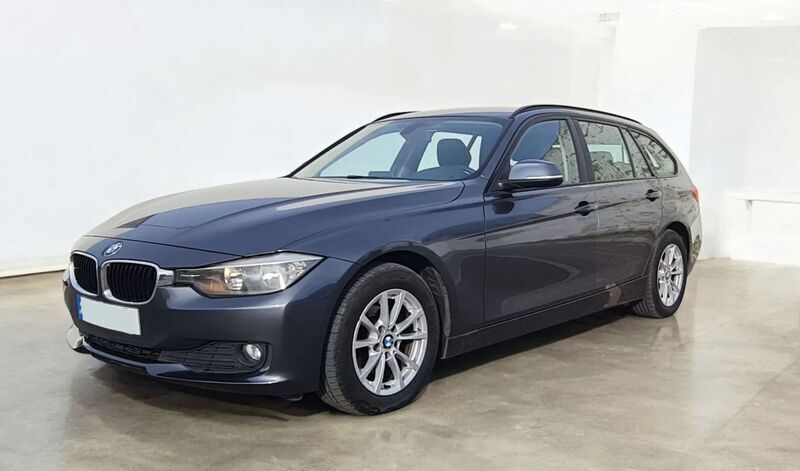 Cinza escuro Usado 2013 BMW 318 Sport Line Carrinha | € 14.900 (Caro) - Imagem 1/4
