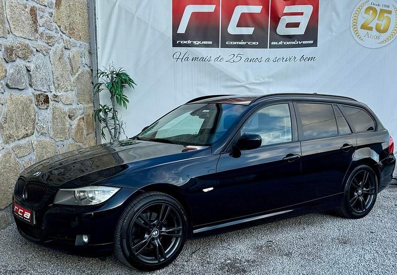 Preto Usado 2011 BMW 318 Carrinha | € 8.950 - Imagem 1/4