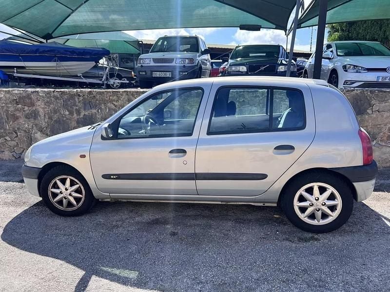 Usado Renault Clio II 110 HP (80 kW) 1998 Cinzento