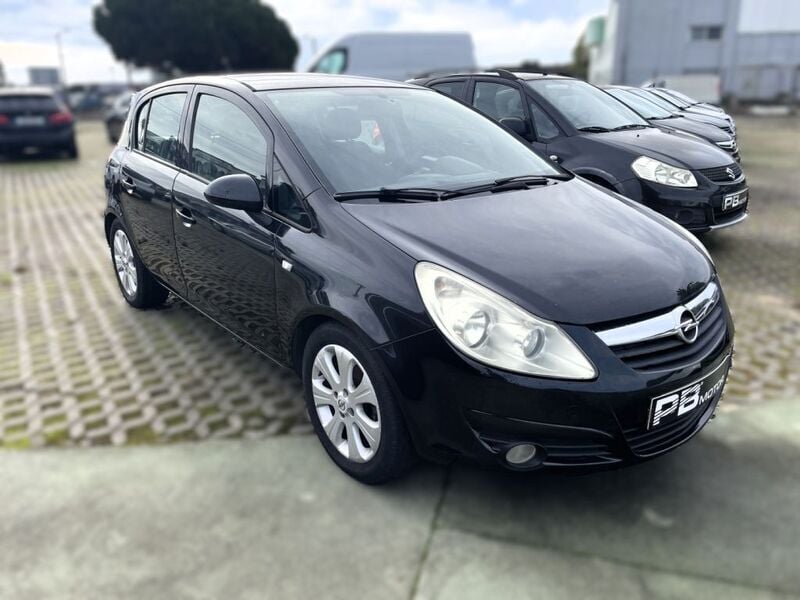 Usado Opel Corsa 70 HP (51 kW) 2010 Outra Citadino