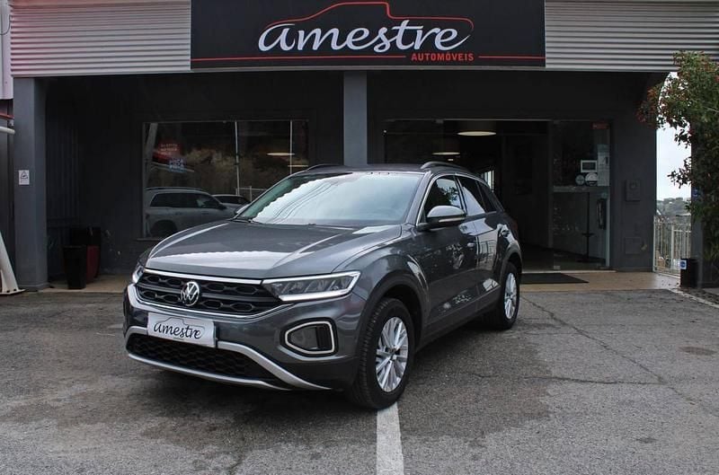Cinza Usado 2024 VW T-Roc SUV | € 24.000 (Preço justo) - Imagem 1/4