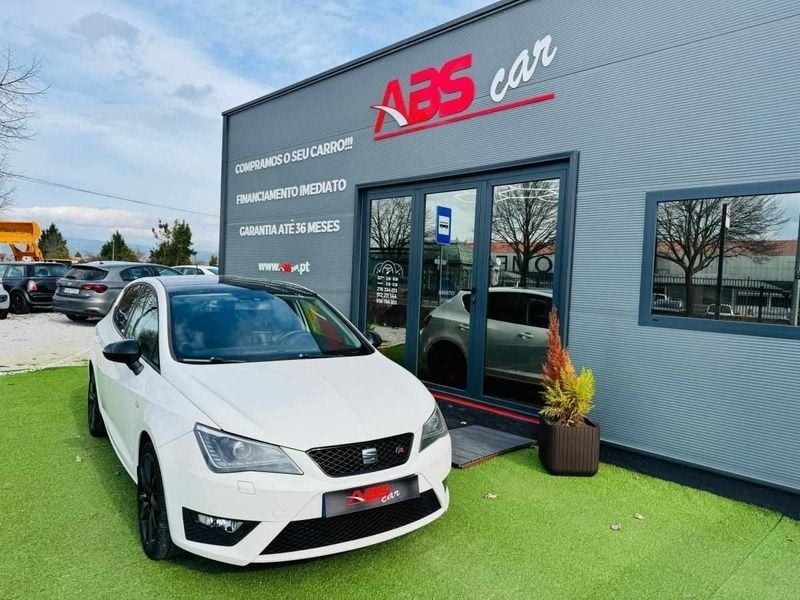 Usado Seat Ibiza FR 105 HP (77 kW) 2015 Branco