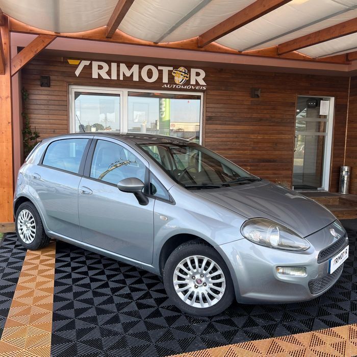 Usado Fiat Punto Evo 95 HP (69 kW) 2012 Cinzento Citadino