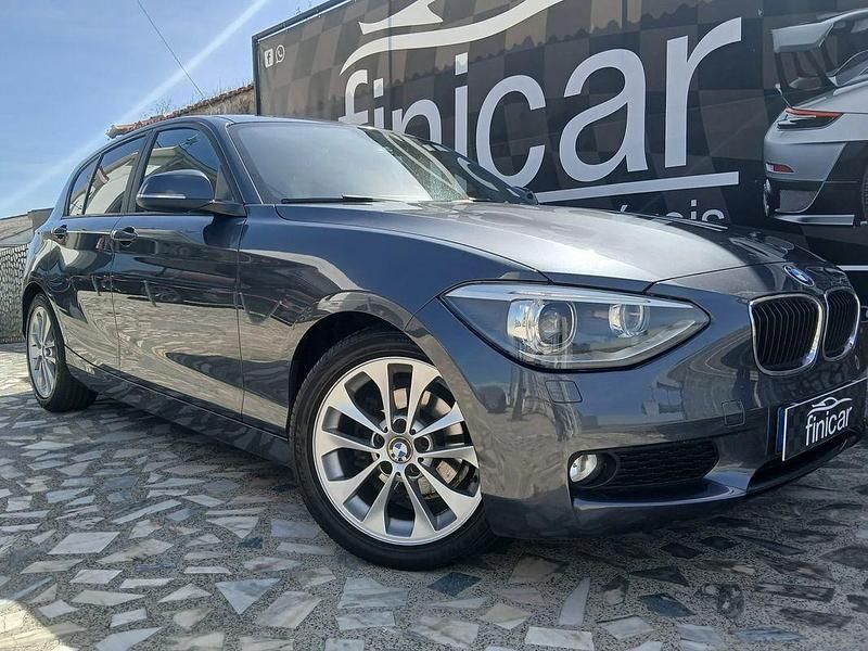 Cinza Usado 2013 BMW 116 Efficient Dynamics Citadino | € 12.750 - Imagem 1/4