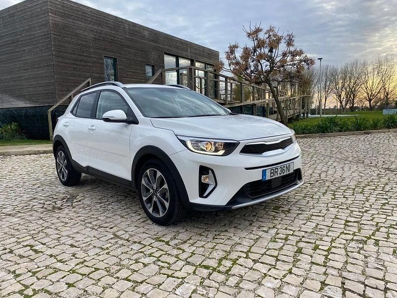Branco Usado 2025 Kia Stonic SUV | € 19.990 (Preço justo) - Imagem 1/4