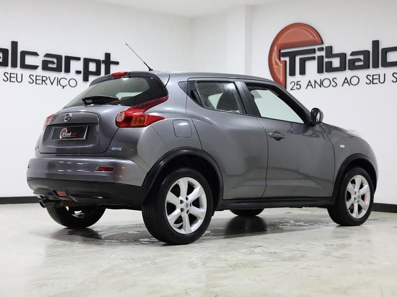 Usado Nissan Juke Acenta 110 HP (80 kW) 2012 Cinza SUV