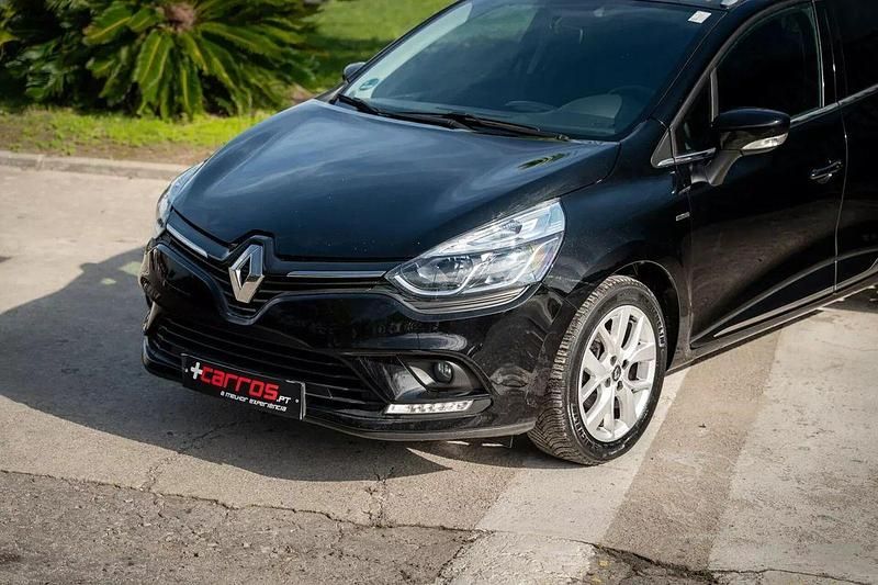 Usado Renault Clio GrandTour LIMITED 90 HP (66 kW) 2020 Preto Carrinha