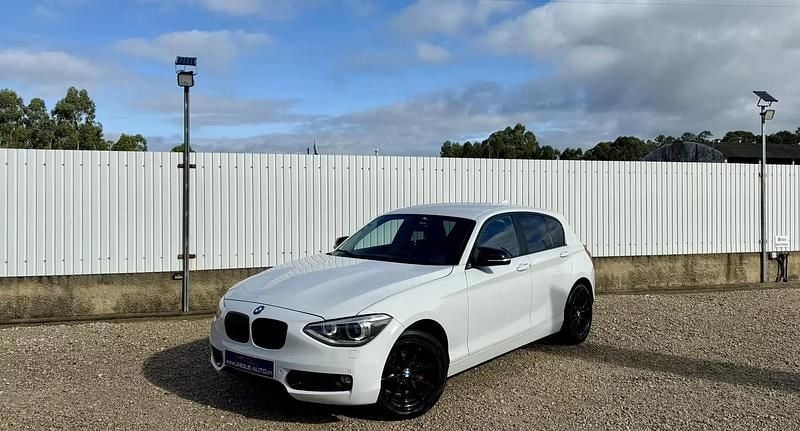 Branco glaciar Usado 2014 BMW 116 Urban Line Citadino | € 14.000 (Preço elevado) - Imagem 1/4