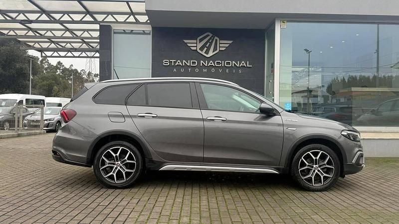 Usado Fiat Tipo Cross 101 HP (74 kW) 2022 Cinza Carrinha