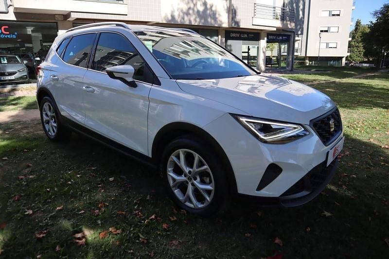 Usado Seat Arona 110 HP (80 kW) 2023 Branco SUV