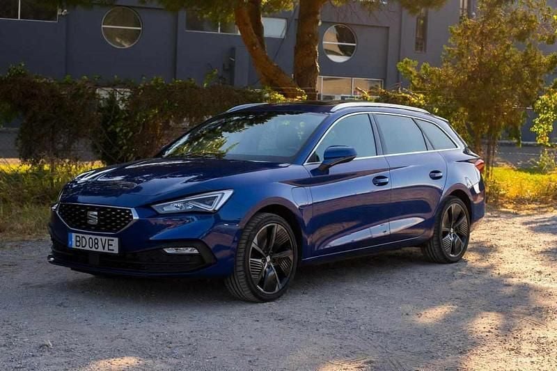 Azul Usado 2020 Seat Leon Carrinha | € 26.500 (Caro) - Imagem 1/4