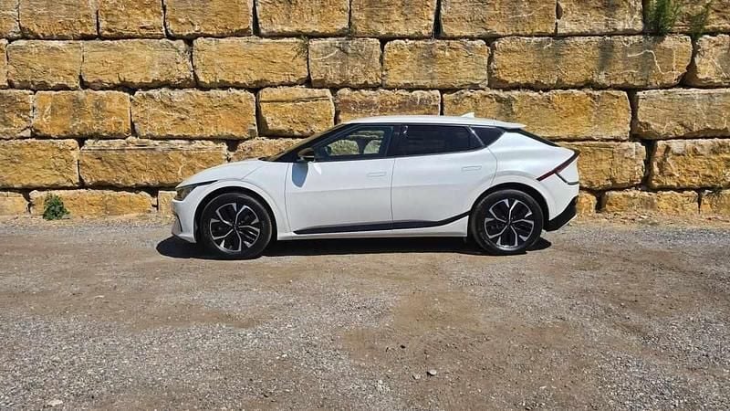 Branco Usado 2023 Kia EV6 GT-Line SUV | € 37.500 (Preço justo) - Imagem 1/2