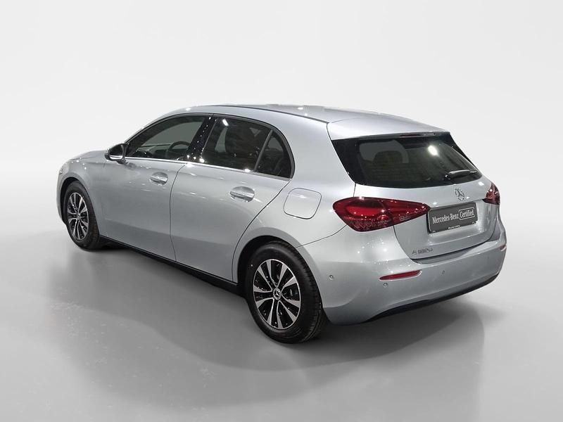 Usado Mercedes A180 116 HP (85 kW) 2025 Cinza Sedan