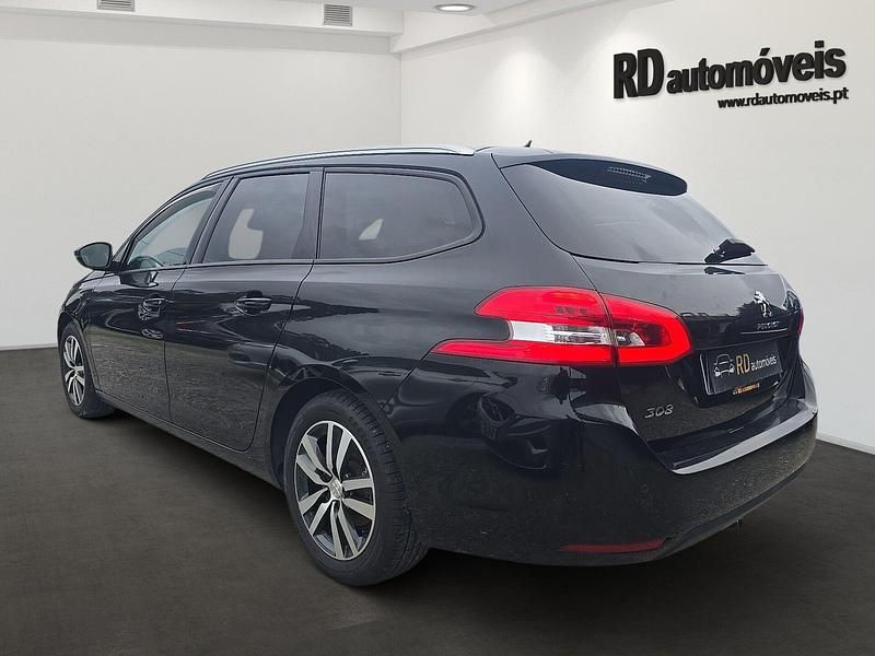 Usado Peugeot 308 Allure 130 HP (95 kW) 2018 Preto Carrinha