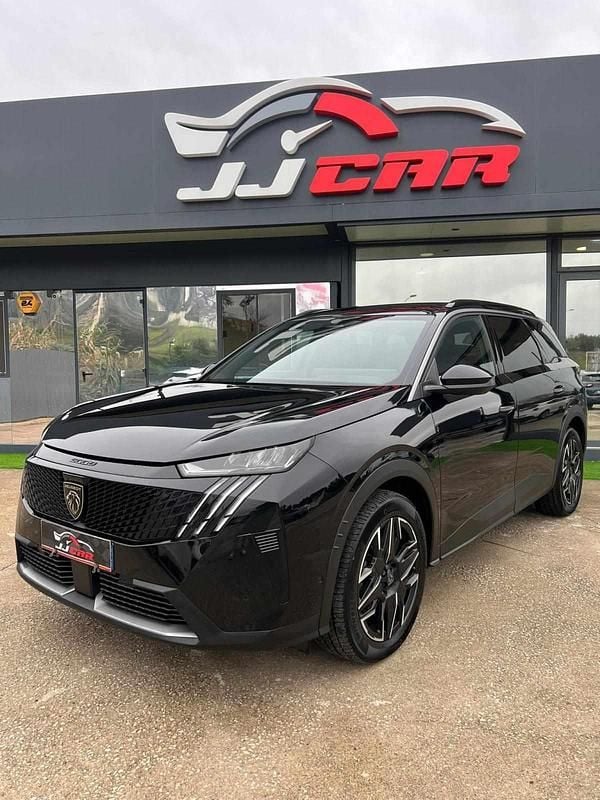 Usado Peugeot 5008 136 HP (100 kW) 2025 Preto SUV