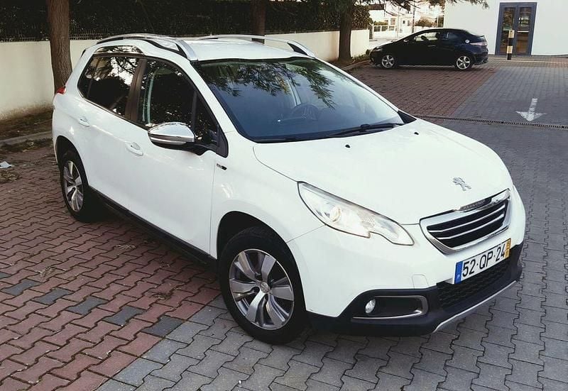 Usado Peugeot 2008 92 HP (67 kW) 2015 SUV