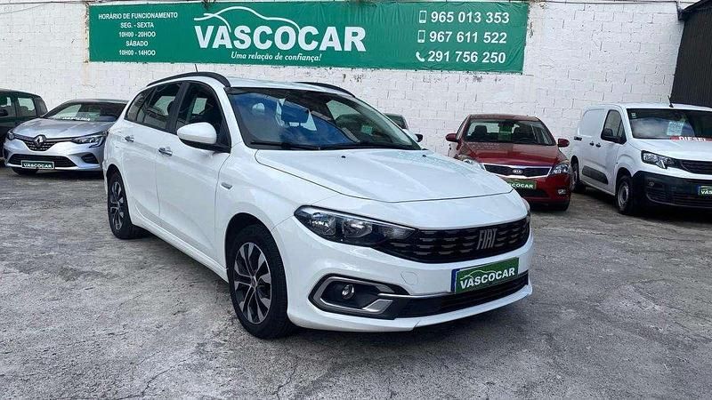 Branco Usado 2023 Fiat Tipo Wagon Carrinha | € 23.990 - Imagem 1/4