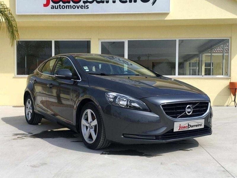 Cinzento Usado 2014 Volvo V40 Momentum Carrinha | € 13.500 (Preço elevado) - Imagem 1/4