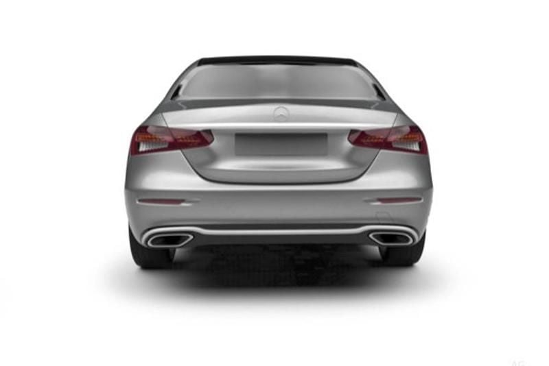 Usado Mercedes E220 AMG line 200 HP (147 kW) 2021 Cinzento Sedan