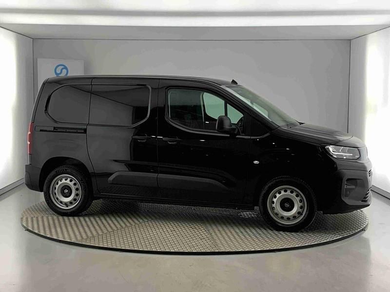Preto Usado 2024 Opel Combo Monovolume | € 19.990 (Preço justo) - Imagem 1/4