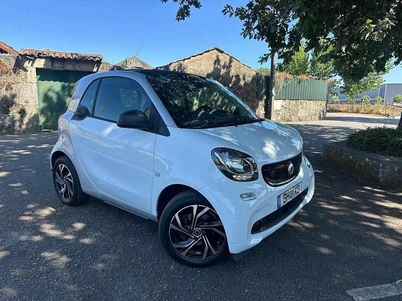 Branco Usado 2019 Smart ForTwo Electric Drive Passion Cabrios | € 10.990 (Bom preço) - Imagem 1/4