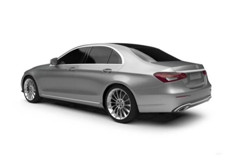 Usado Mercedes E220 AMG line 200 HP (147 kW) 2021 Cinzento Sedan