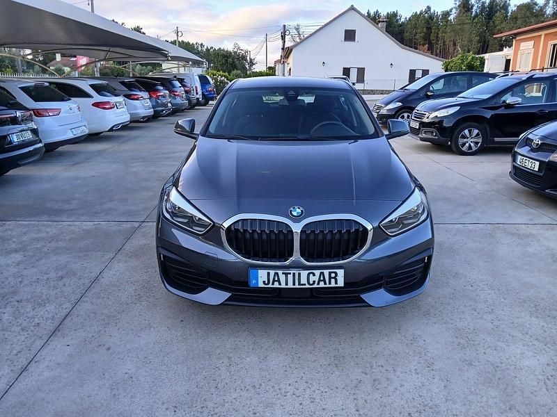 Cinza Usado 2019 BMW 116 Advantage Citadino | € 18.800 (Preço justo) - Imagem 1/4