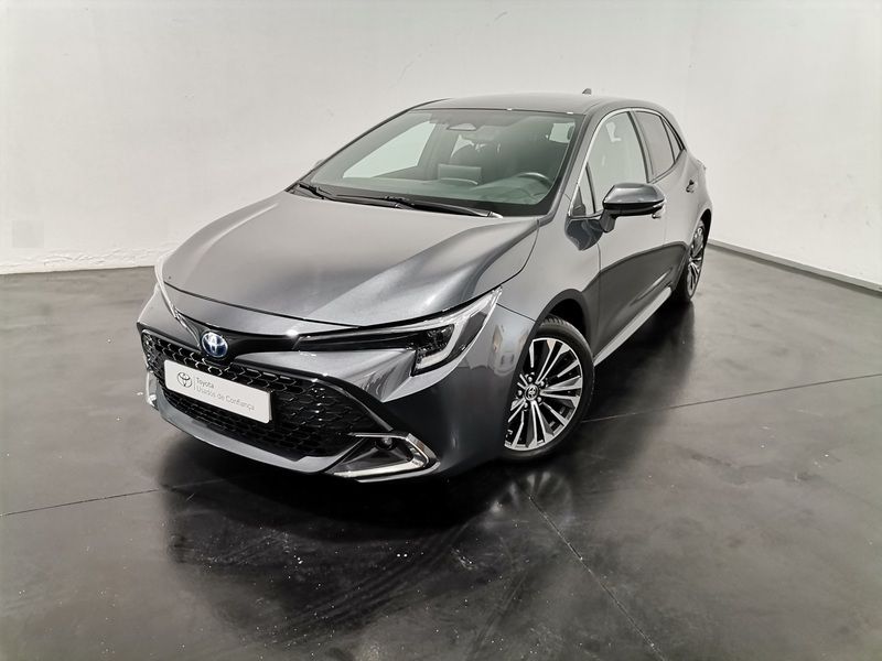Cinza (pintura metalizada) Usado 2023 Toyota Corolla Comfort Sedan | € 27.750 (Preço justo) - Imagem 1/4