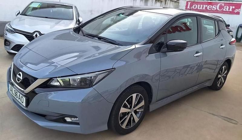 Usado Nissan Leaf 110 kW (150 HP) 2021 Cinzento Citadino