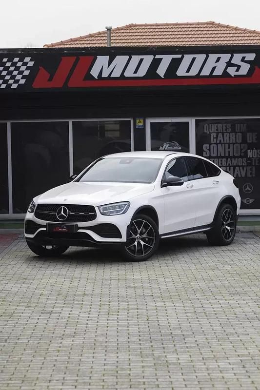 Usado Mercedes GLC300 AMG line 306 HP (225 kW) 2022 Branco Coupé