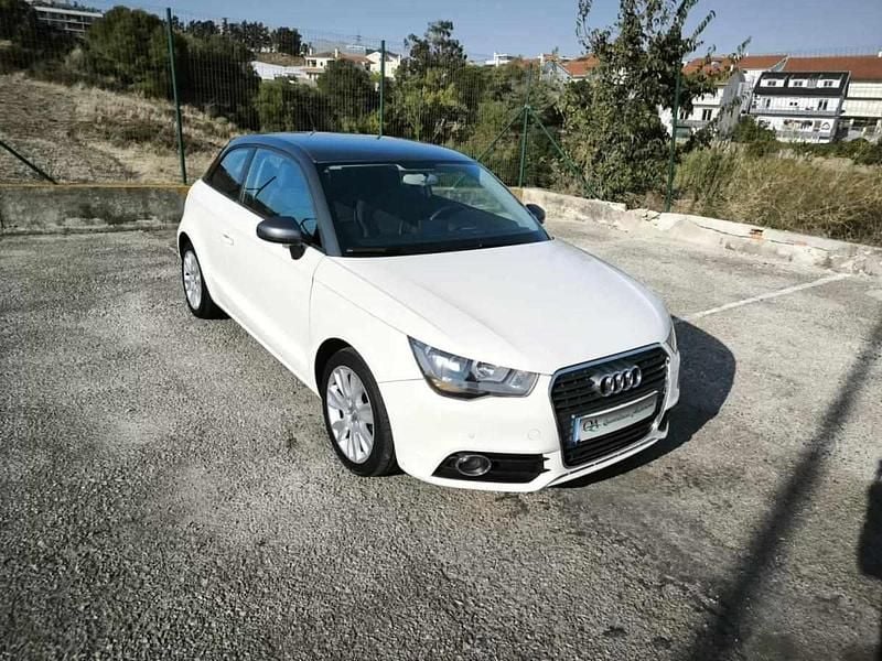 Usado Audi A1 Sport 105 HP (77 kW) 2010 Branco Citadino