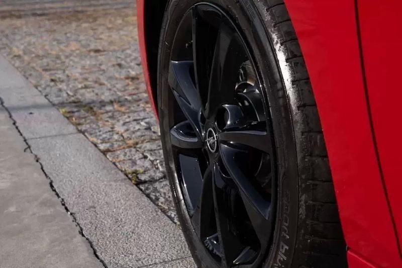 Usado Opel Corsa Elegance 75 HP (55 kW) 2022 Vermelho Citadino