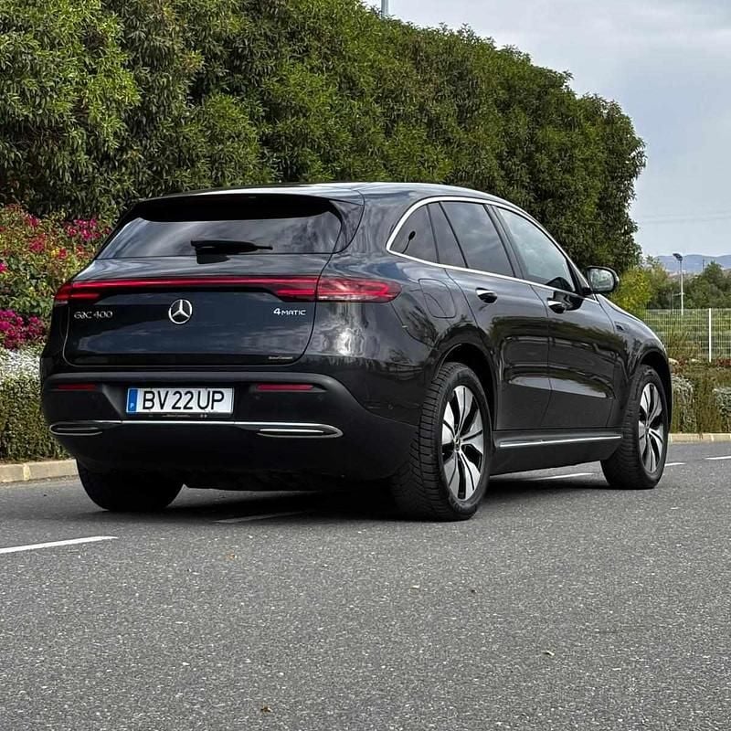 Usado Mercedes EQC400 300 kW (408 HP) 2020 Preto SUV