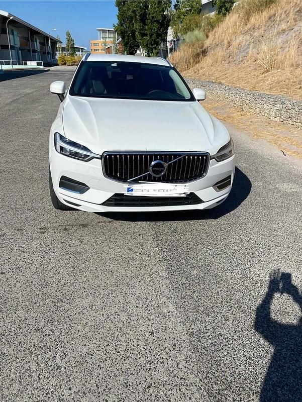 Branco Usado 2019 Volvo XC60 SUV | € 42.000 (Caro) - Imagem 1/4